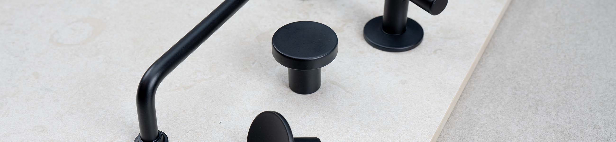 Svarta Knoppar Beslag Design svarta-knoppar-beslag-design