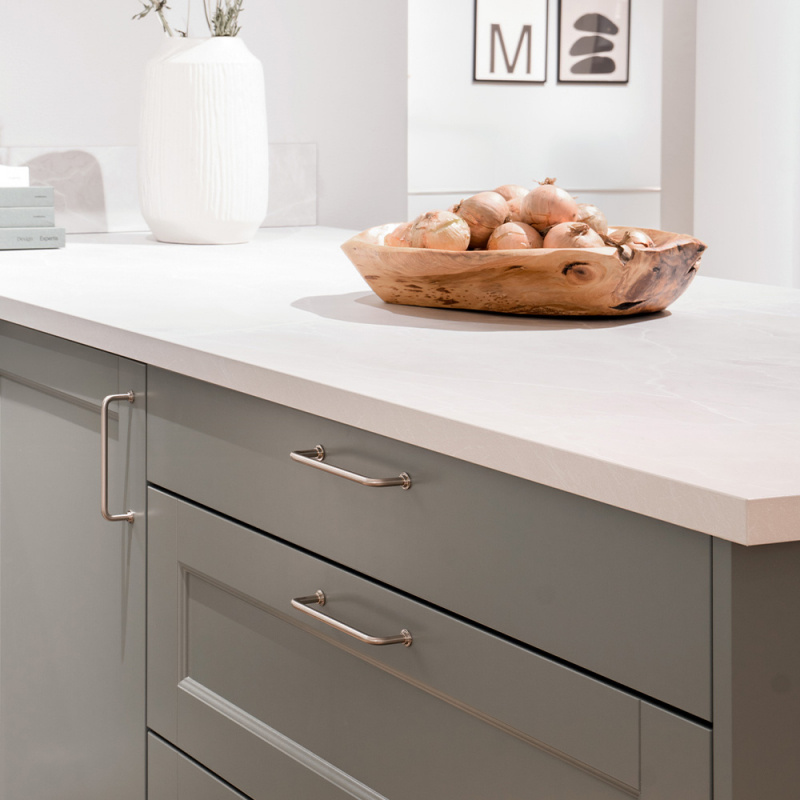 Handtag 1353 Care - Rostfri Look