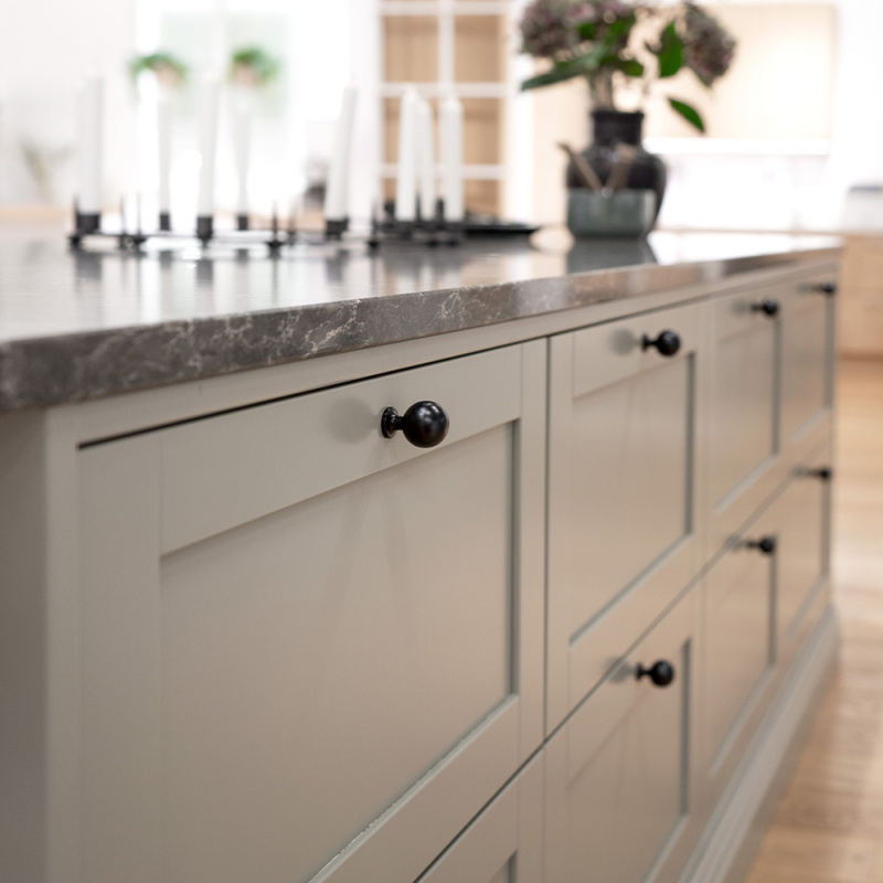 Knopp Lily - 30mm - Mattsvart