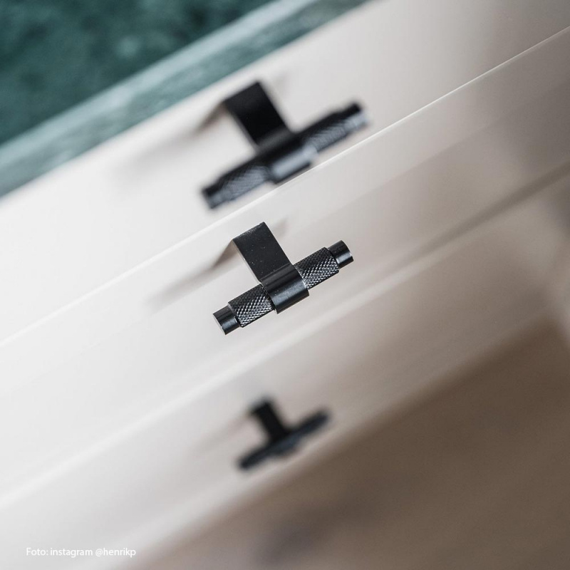 Knopp Pitch Mattsvart