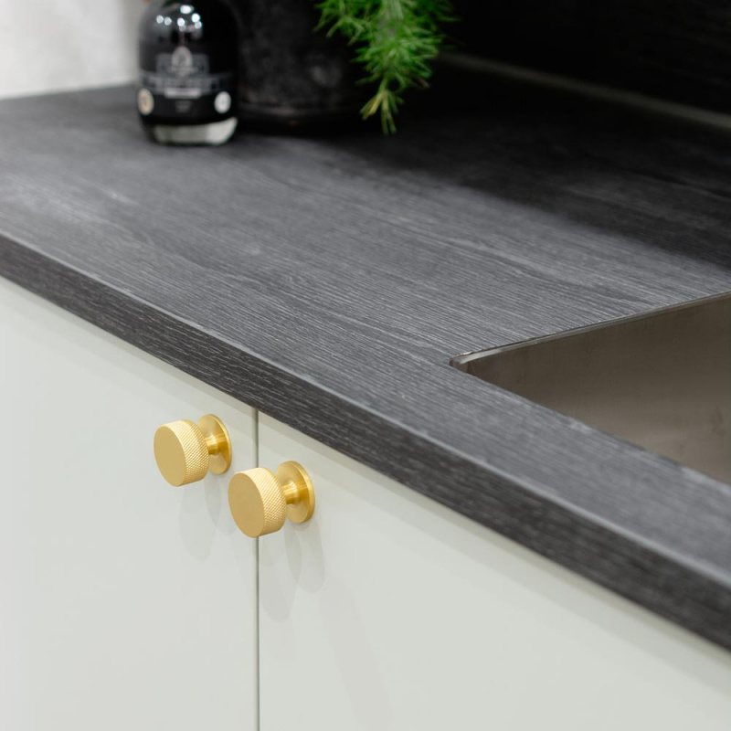 Knopp Crest - 32mm - Mässing