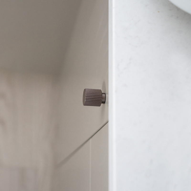 Knopp Helix Stripe - Mörk brons