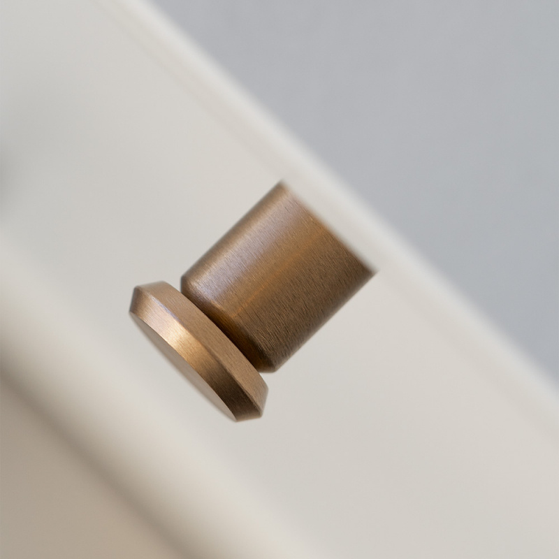 Knopp Fase - 23mm - Mörk borstad mässing