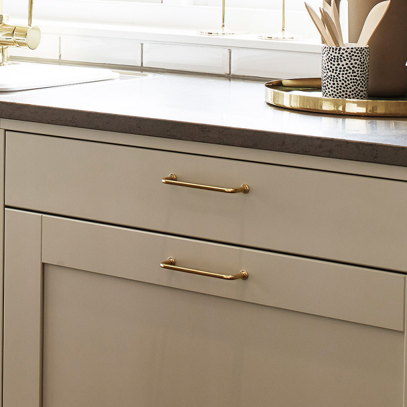 Handtag 1353 - 128mm - Polerad obeh. mässing