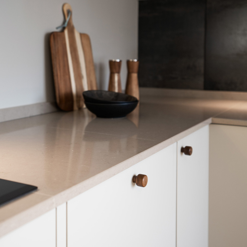 Knopp Esther - 28mm - Valnöt