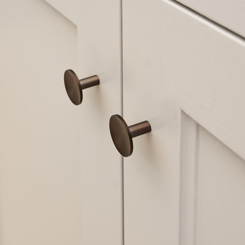 Knopp Sture - 28mm - Brunerad mässing