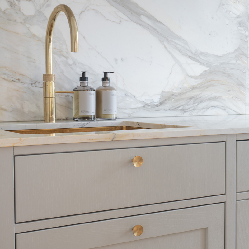 Knopp Sture - 28mm - Borstad obehandlad mässing