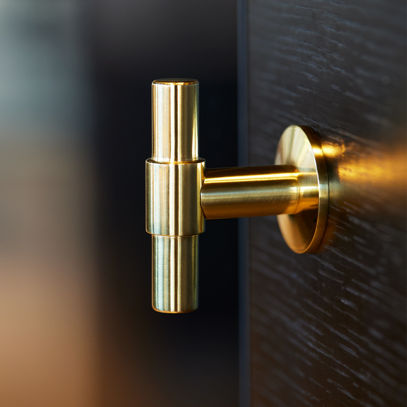 Knopp T Uniform - Mässing