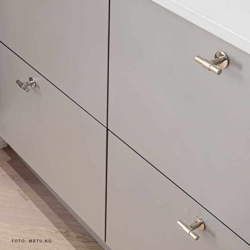 Knopp T Uniform - Förnicklad