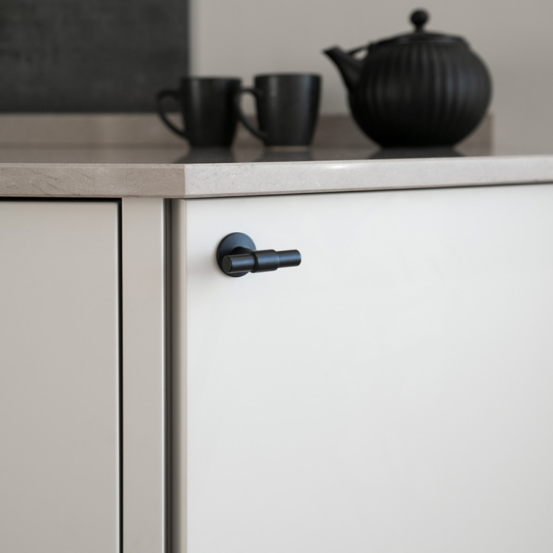 Knopp T Uniform - Mattsvart