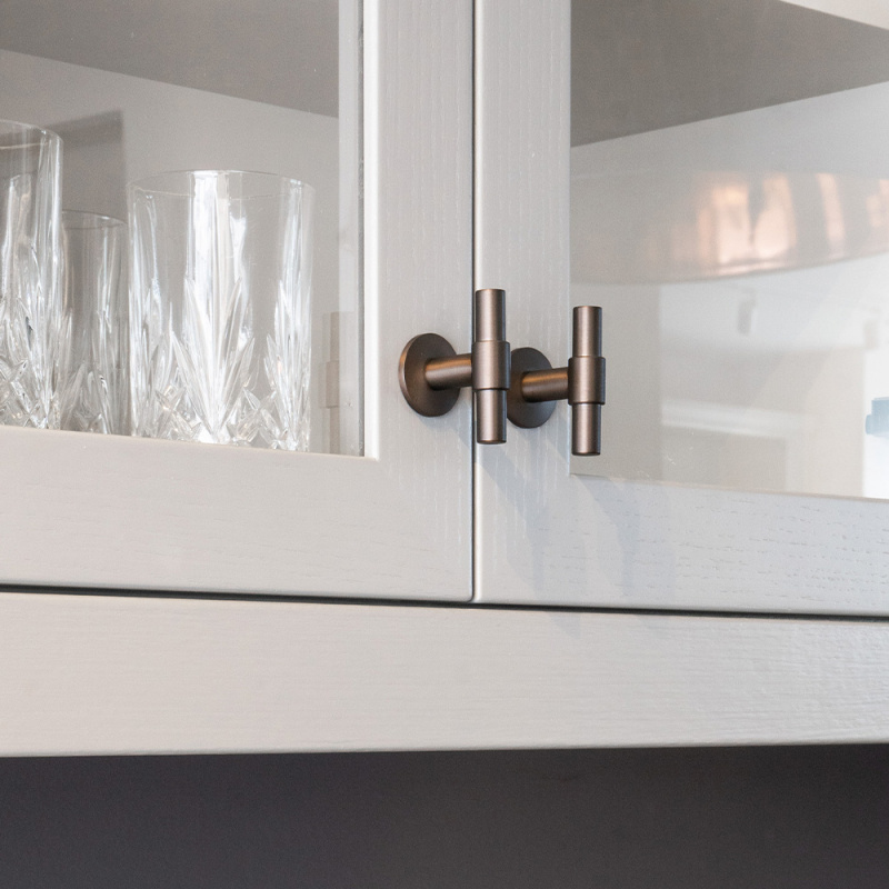 Knopp T Uniform - Brunerad mässing