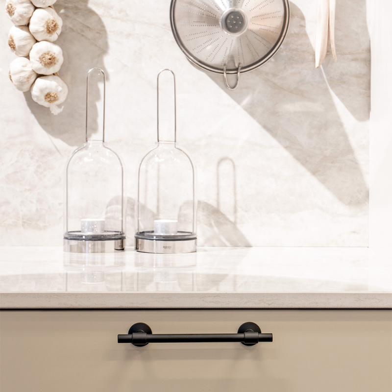 Handtag Uniform - 128mm - Mattsvart