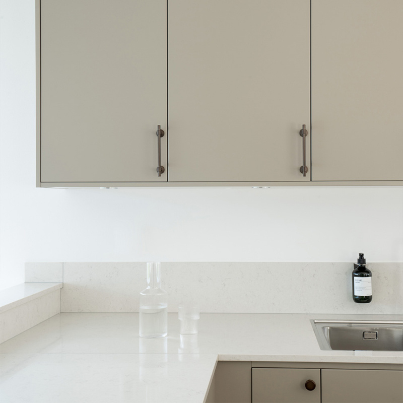 Handtag Uniform - 128mm - Brunerad mässing