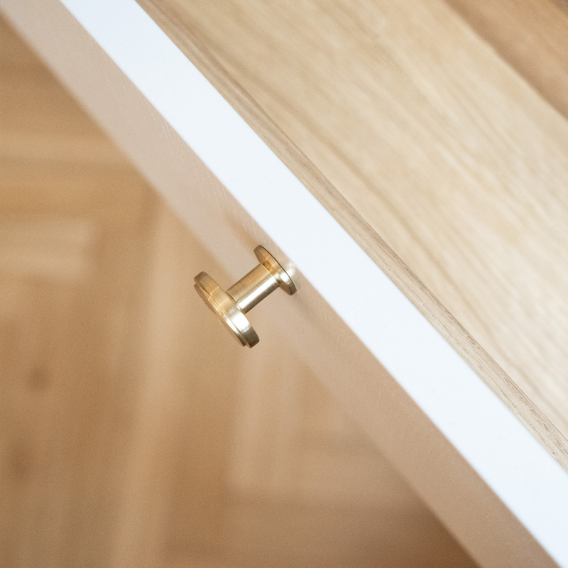 Knopp Uno - 30mm - Borstad obehandlad mässing