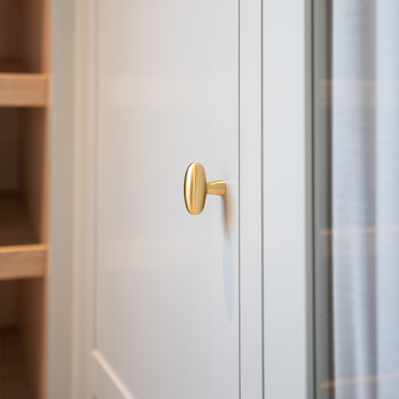 Knopp T Oliver - Borstad mässing