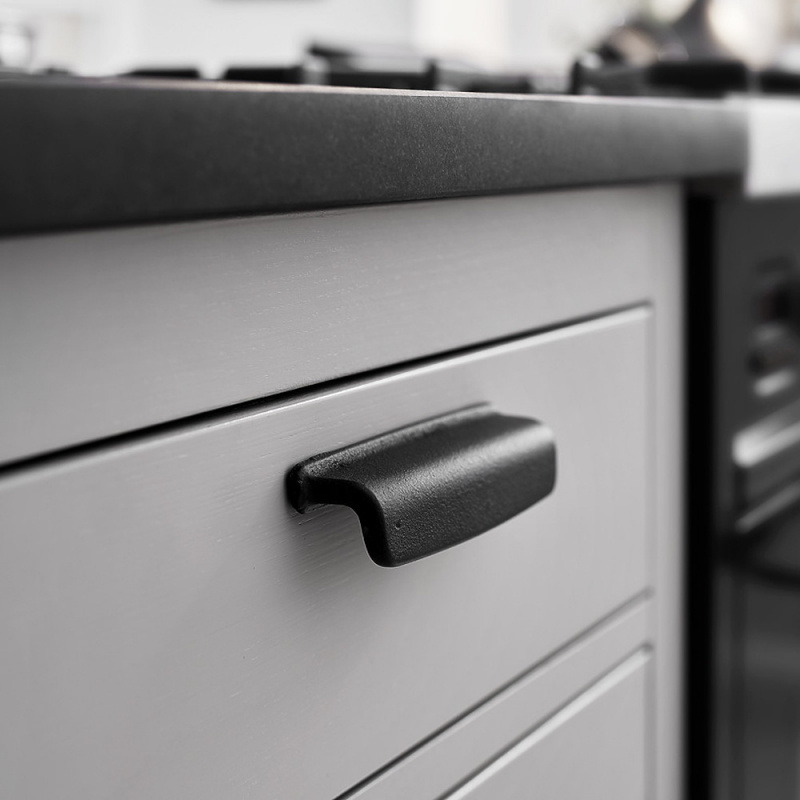 Handtag Art - 96mm - Gjutjärn svart