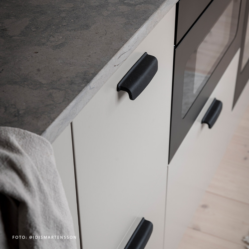 Handtag Art - 96mm - Gjutjärn svart