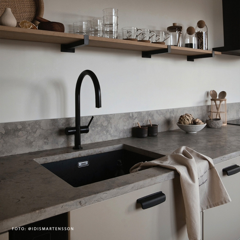 Handtag Art - 96mm - Gjutjärn svart