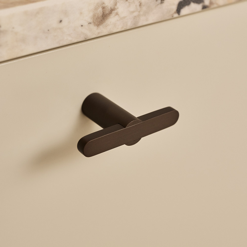 Knopp T Flow - Brunerad mässing