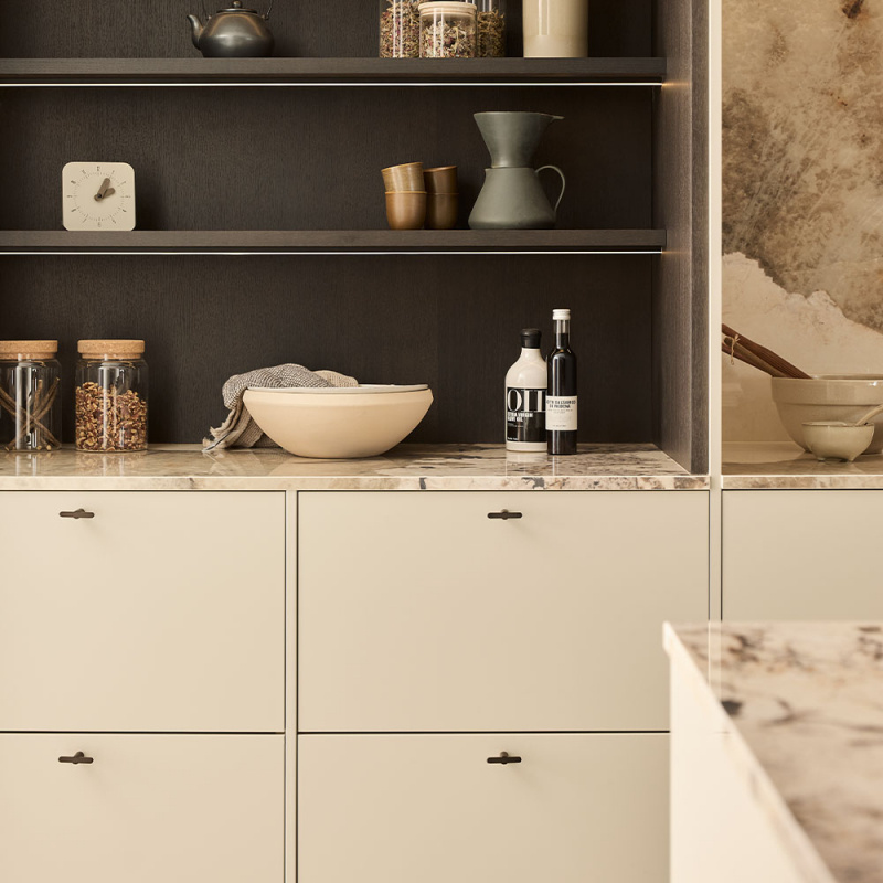 Knopp T Flow - Brunerad mässing