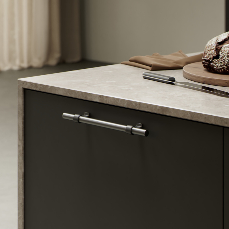 Handtag Bond - 160mm - Mattsvart/gun metal