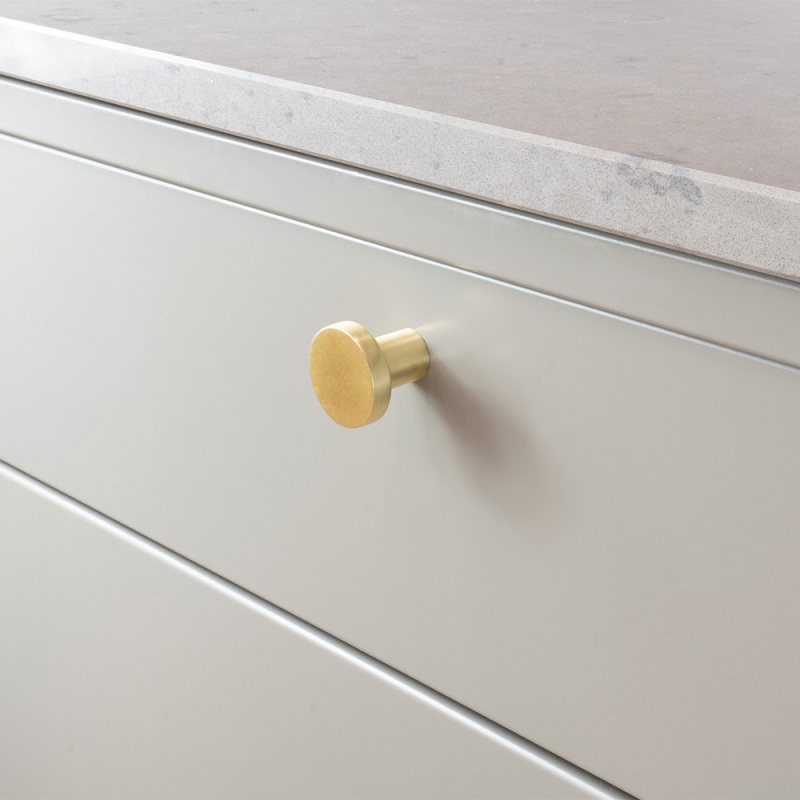 Knopp 2078 - 28mm - Borstad mässing