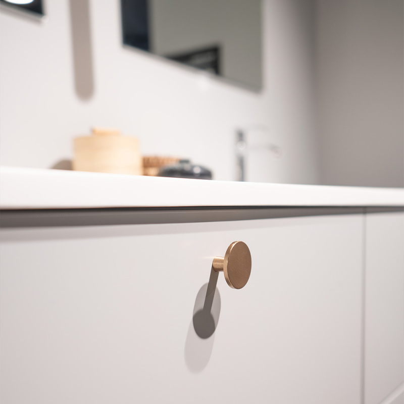 Knopp Plato - 42mm - Borstad Mässing