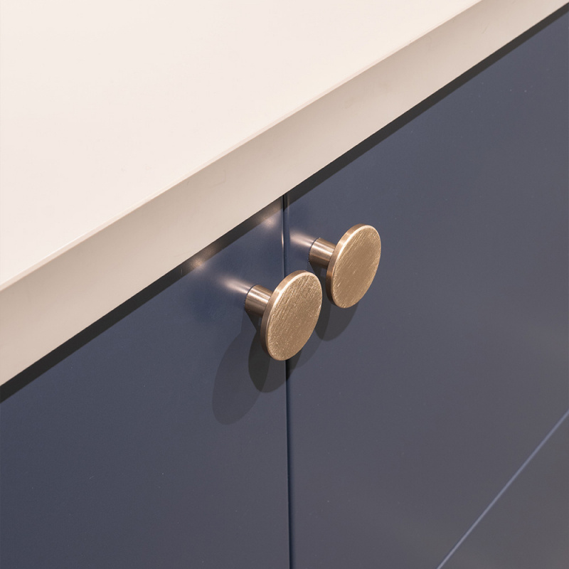 Knopp Plato - 42mm - Borstad Mässing