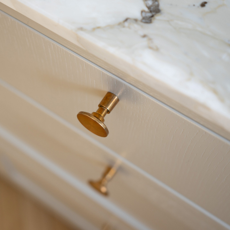 Knopp Jubilee - 28mm - Obehandlad mässing