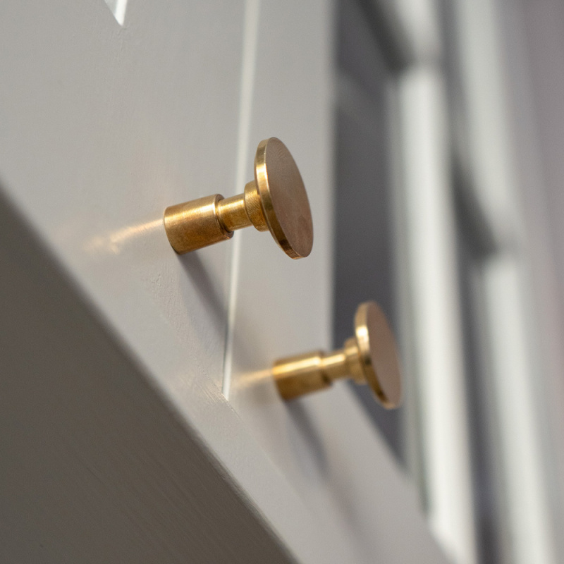 Knopp Jubilee - 28mm - Obehandlad mässing