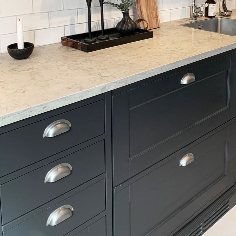 Skålhandtag 3922 Rostfri. Foto: Forma Kök