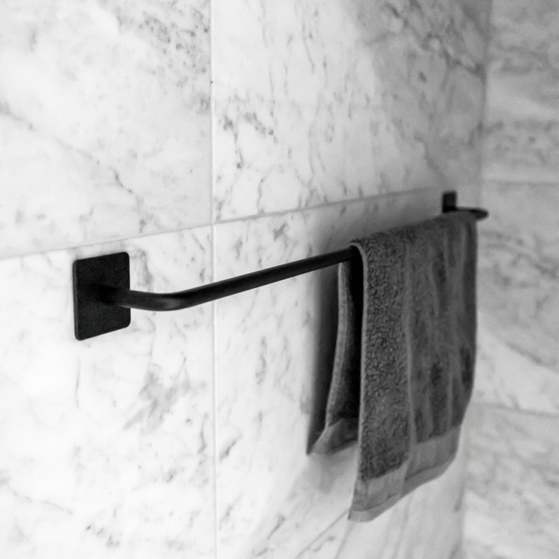Base 200 - Handduksstång - Mattsvart
