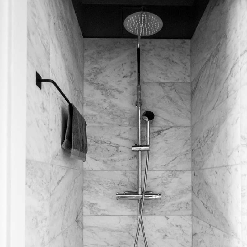 Base 200 - Handduksstång - Mattsvart