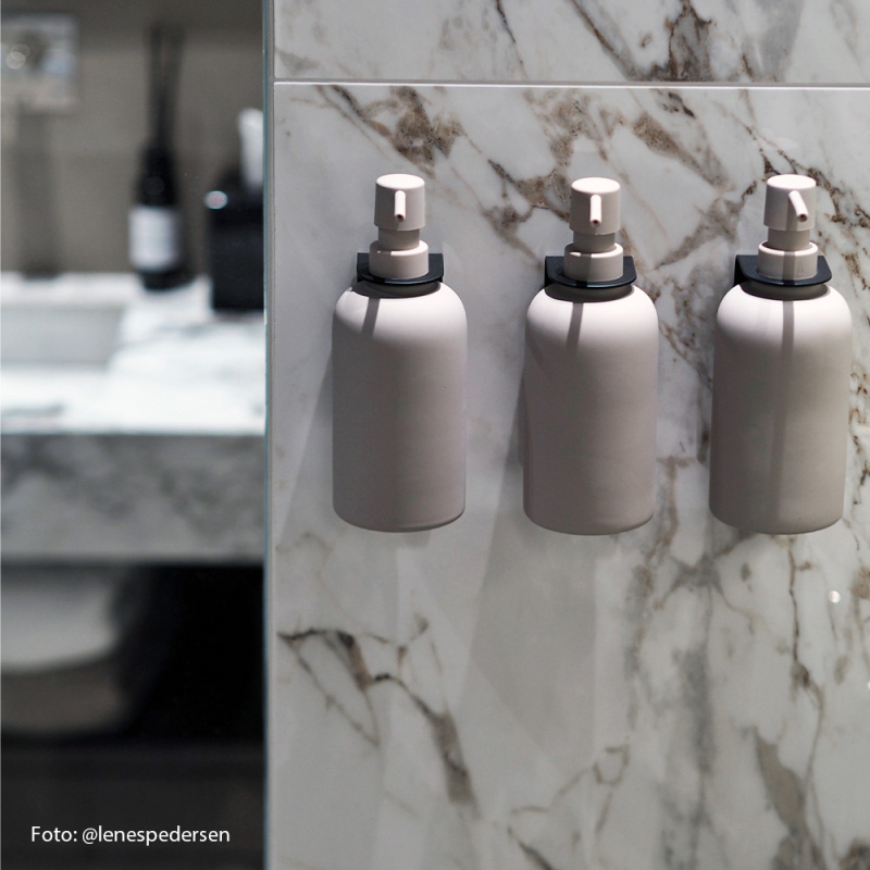 Base - Tvålpumpshållare - Mattsvart