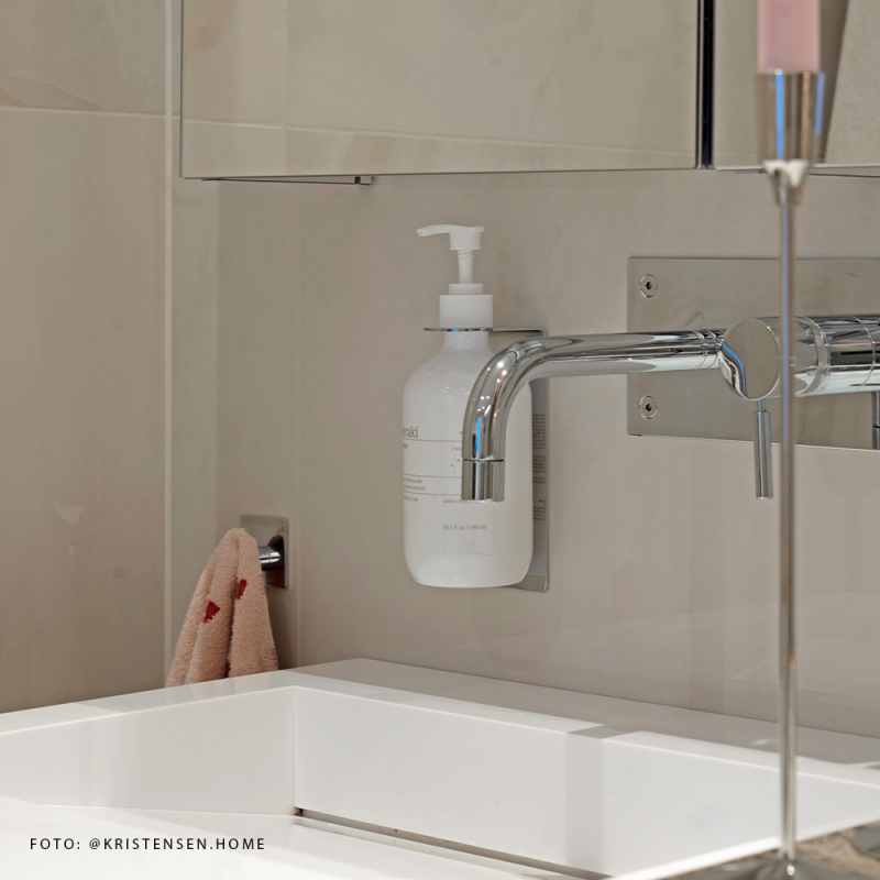 Base - Tvålpumpshållare - Polerad krom