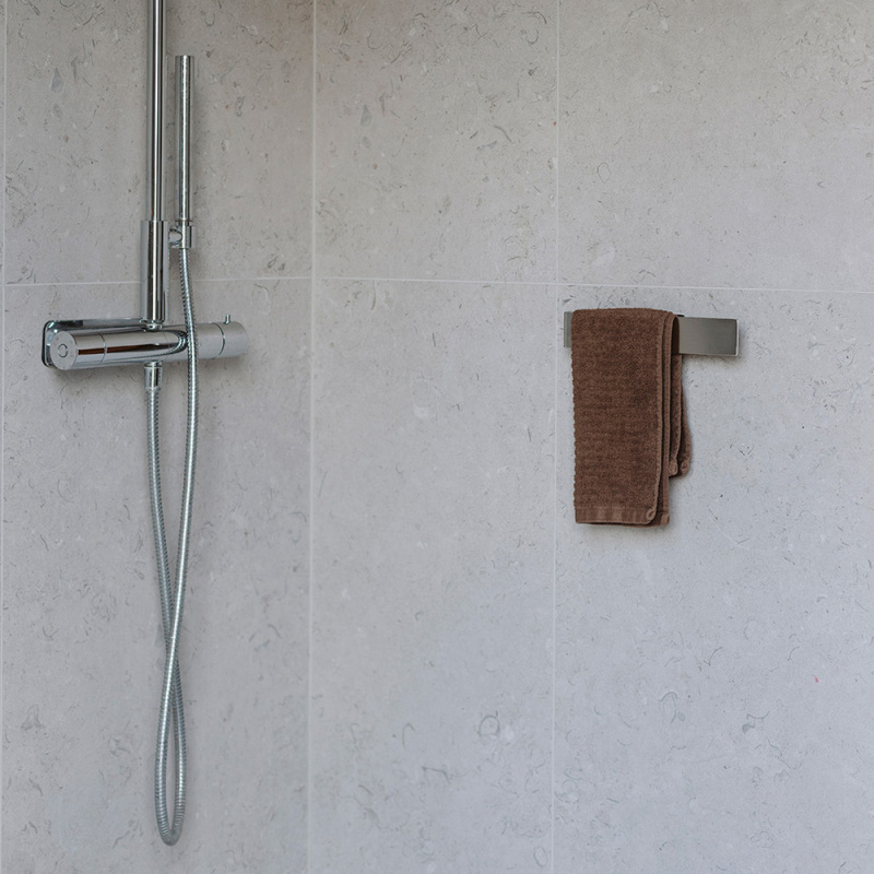 Base - Handdukshållare - Borstad rostfritt