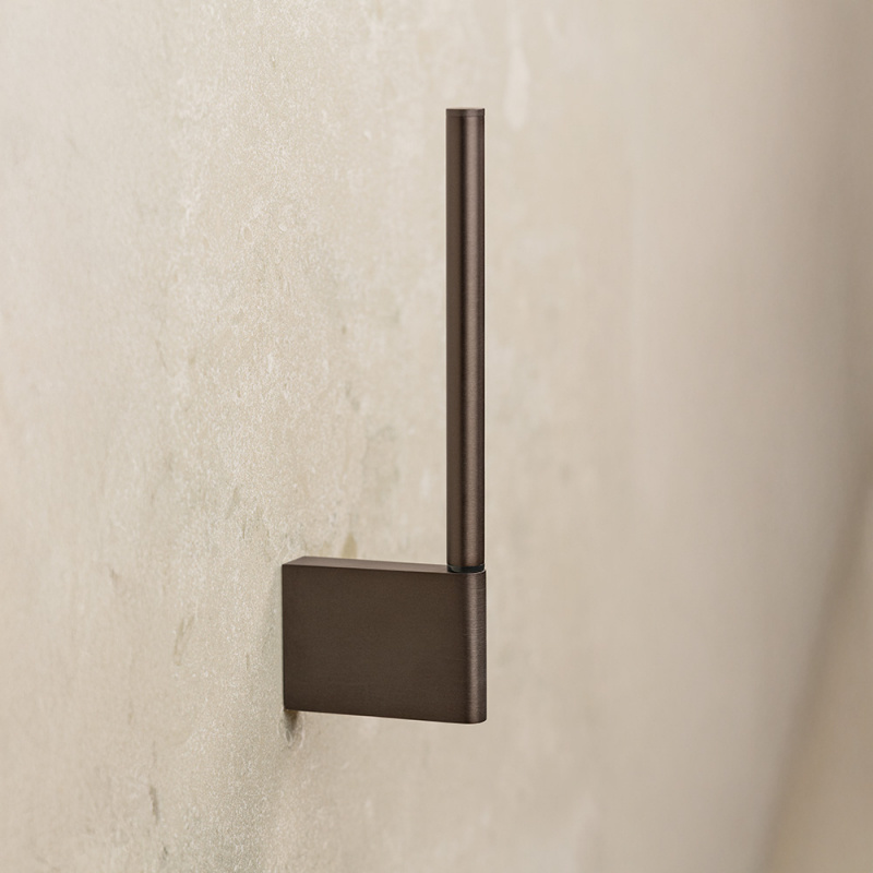 Flow - Reservpappershållare - Brunerad mässing