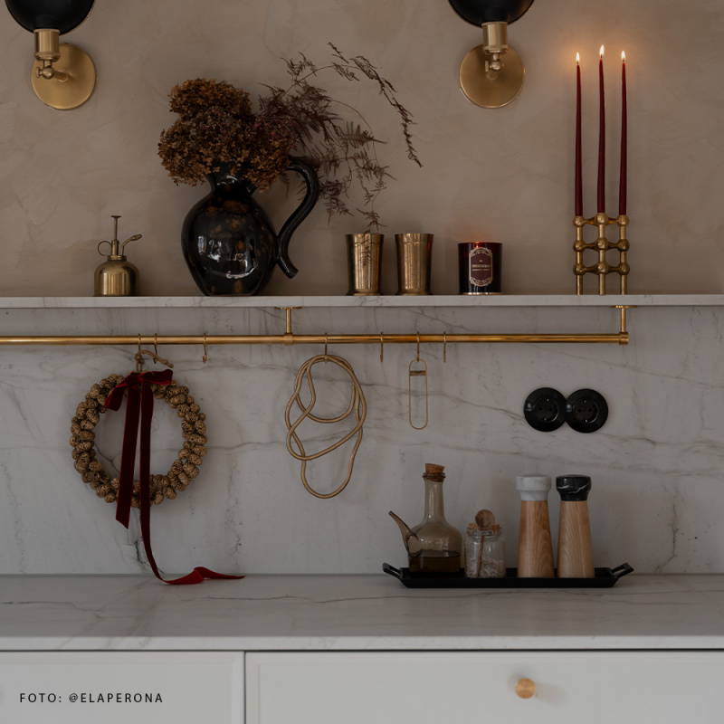 Köksreling Aveny - 600mm - Komplett - Polerad Obehandlad Mässing