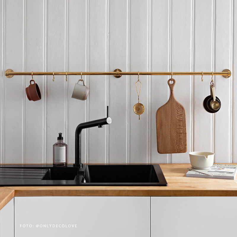 Köksreling Aveny - 600mm - Komplett - Polerad Obehandlad Mässing