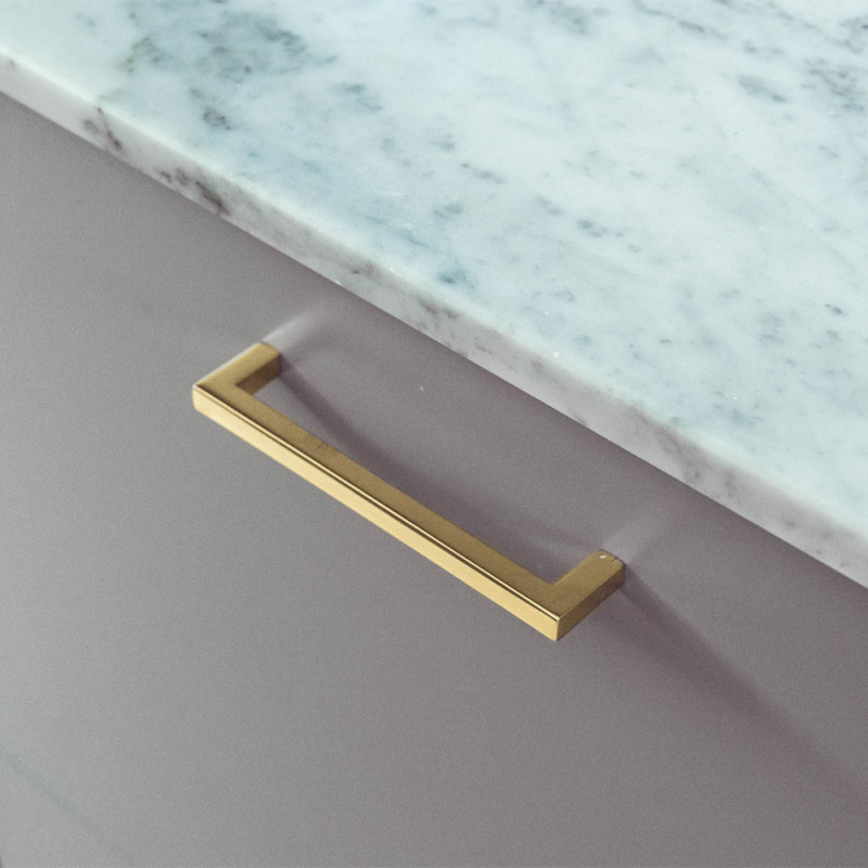 Handtag 0143 mässing i familjen Rosas hus