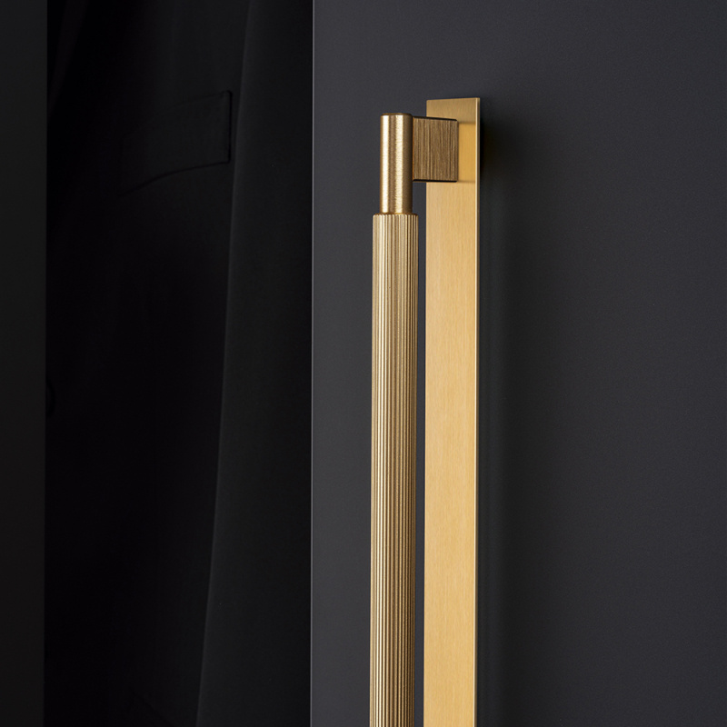 Handtag Arpa - Bricka - Borstad svart