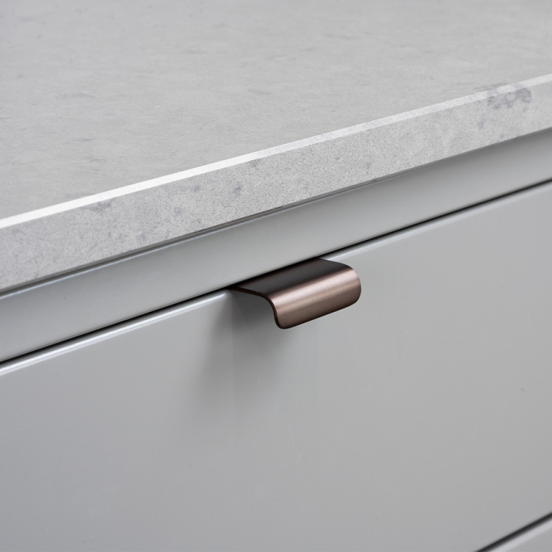 Handtag Lip - Brunerad mässing