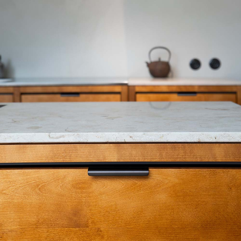 Handtag Lip - Brunerad mässing