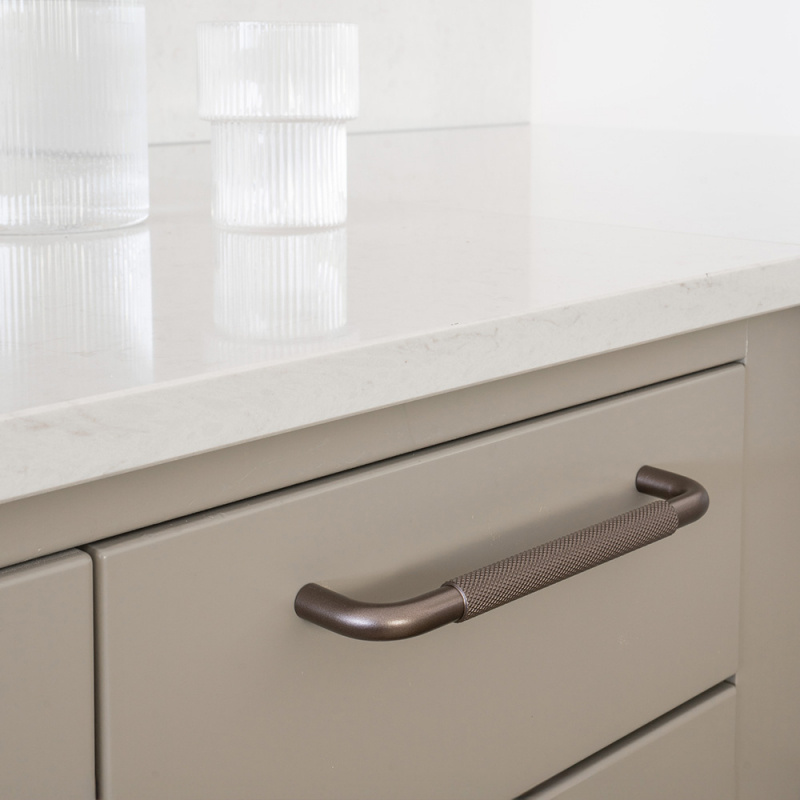 Handtag Helix - Mörk brons