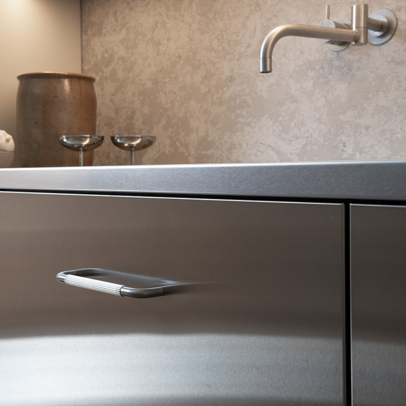 Handtag Helix Stripe - Rostfri look