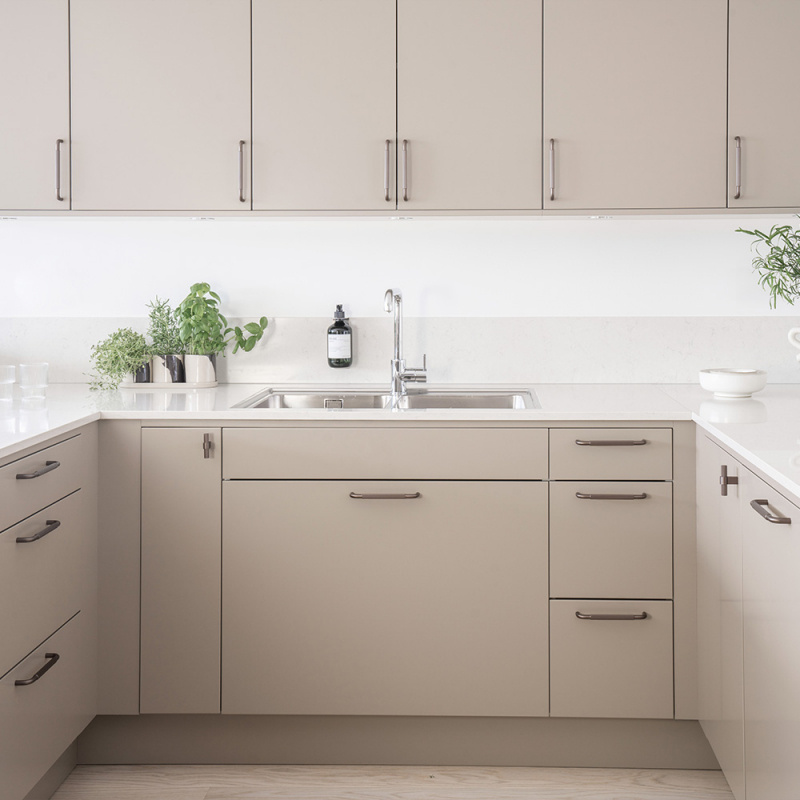 Handtag Helix Stripe - Mörk brons