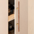 Handtag Kumo Wood - Valnöt/mässing Handtag Kumo Wood - Valnöt/mässing