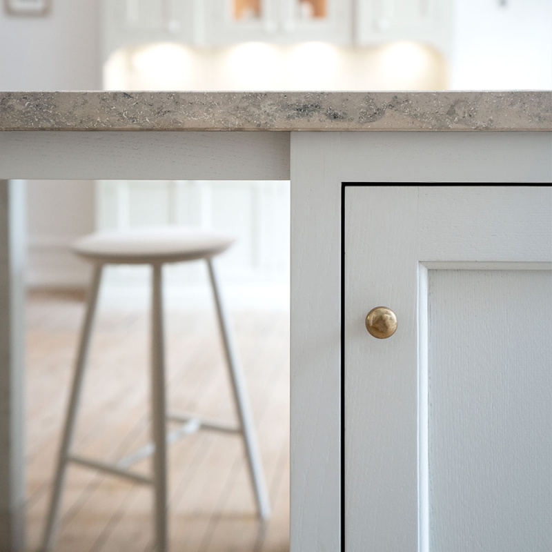 Knopp 411 - Obehandlad Mässing