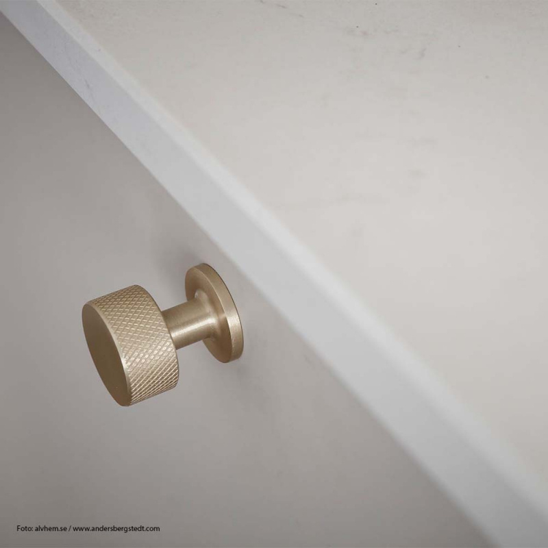 Knopp Crest - Mässing