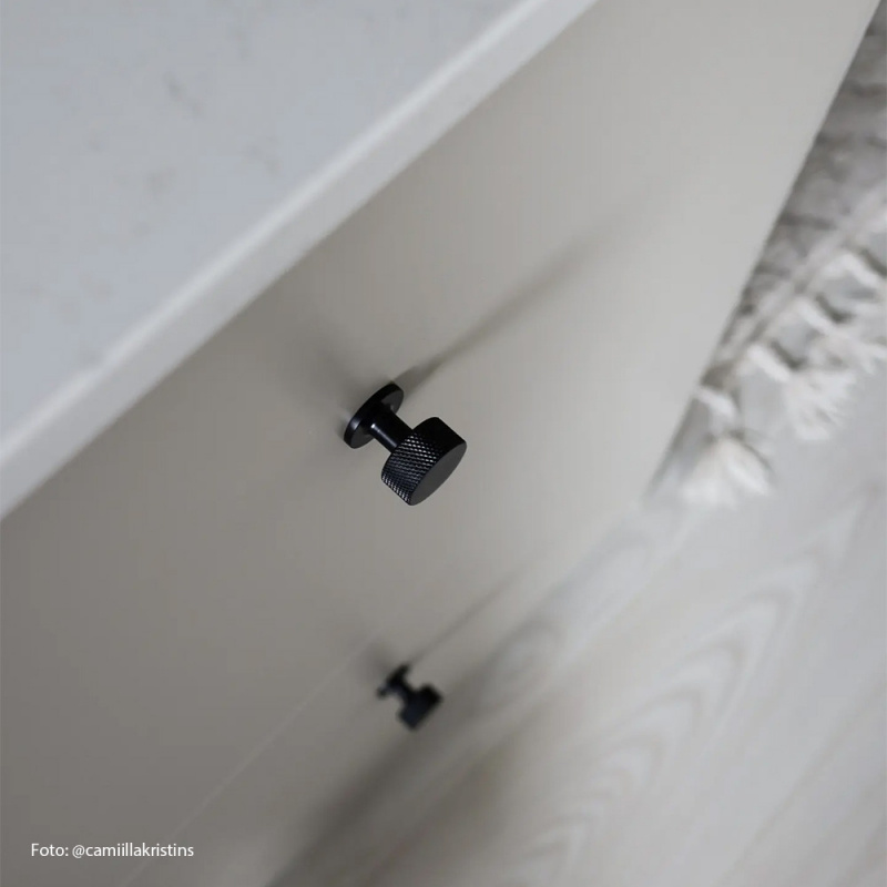 Knopp Crest - Mattsvart